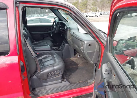 2001 GMC Sierra 1500 Sle z USA, uszkodzony, nr VIN 1GTEK19T51E190532